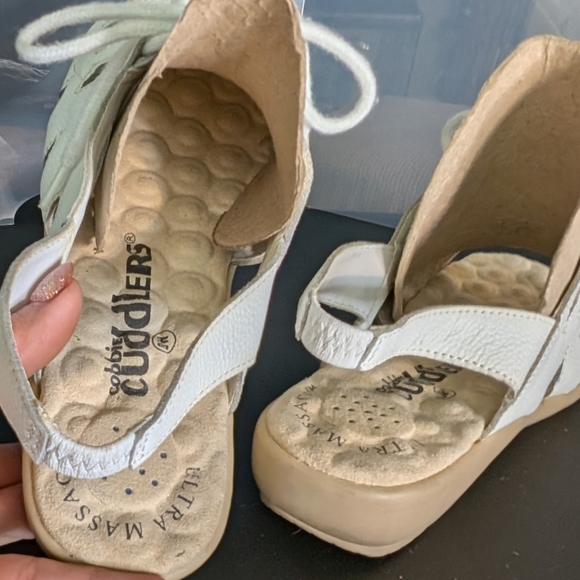 Cobbie Cuddlers 8W vintage ultra comfort white leather lace up gladiator sandals - Picture 7 of 10